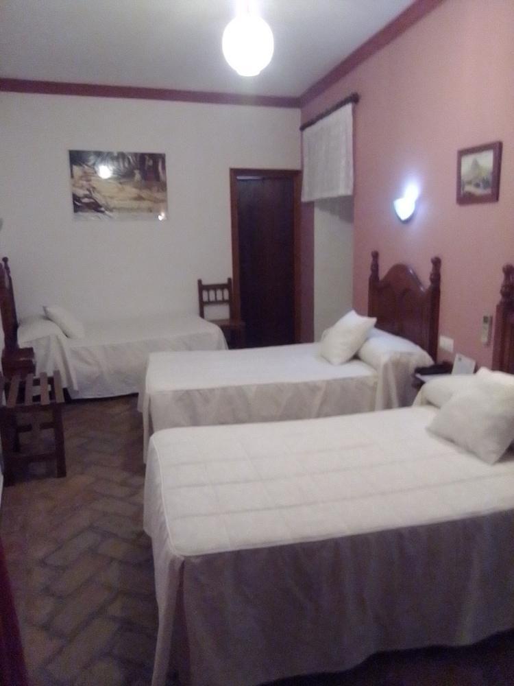 Hostal Comercio Carmona  Eksteriør bilde
